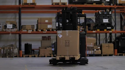Linde autonomous forklift with AI navigation for 24/7 warehouse operations